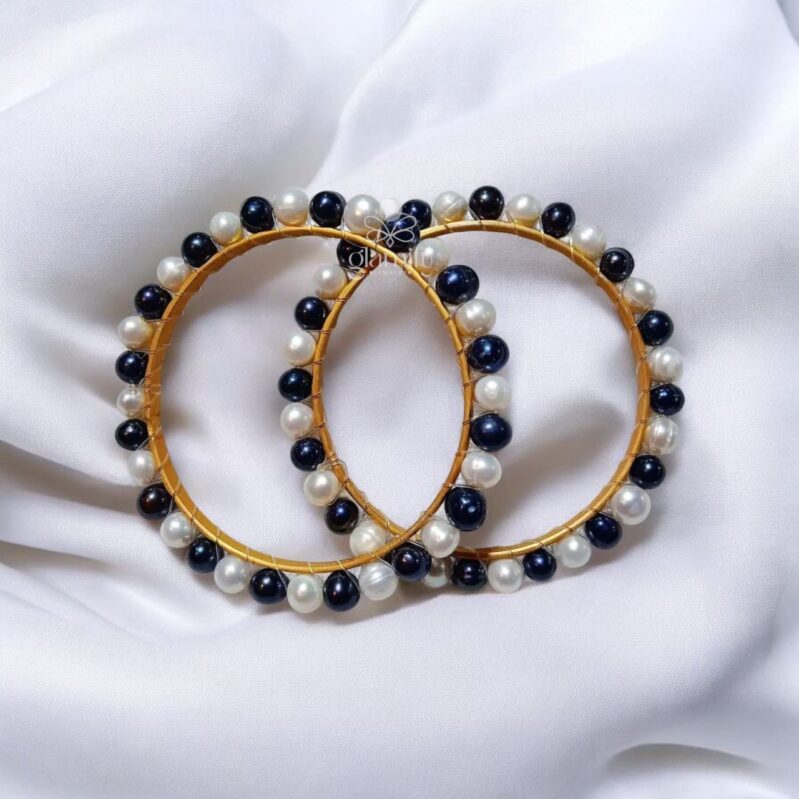 Fresh Water Pearl Black & white Color Fresh Water Pearl Churi