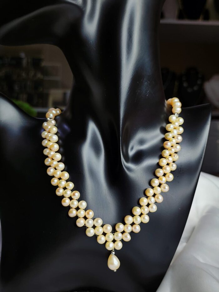Modern Opulence: Distinctive 7-8mm Pearl Necklace Set - Image 4