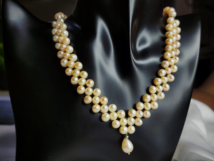 Modern Opulence: Distinctive 7-8mm Pearl Necklace Set - Image 2