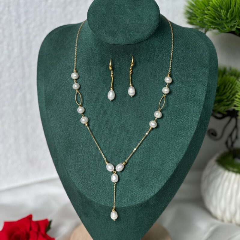 Natural Freshwater Pearl Pendant Necklace Set for Women