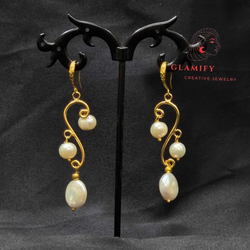 Exquisite Golden Elegance Pearl Drop Earrings