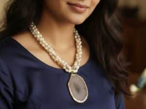 Exclusive 3-Layer Twisted Rice Pearl Necklace with Natural Agate Pendant – 7-8mm AAA Pearls