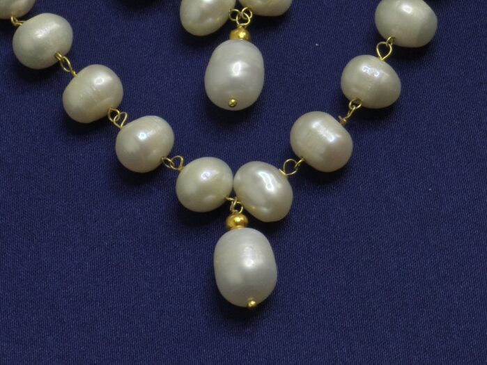 Freshwater Pearl Necklace Gift Set – White AAA Pearls with Gold-Plated Chain - Image 4