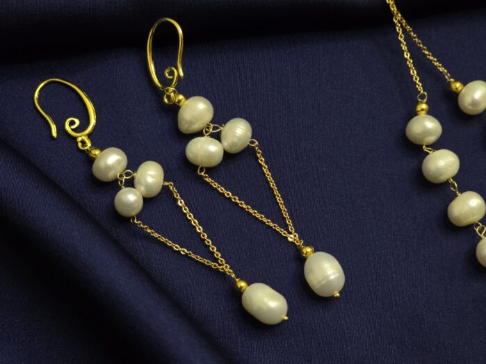 Freshwater Pearl Necklace Gift Set – White AAA Pearls with Gold-Plated Chain - Image 3