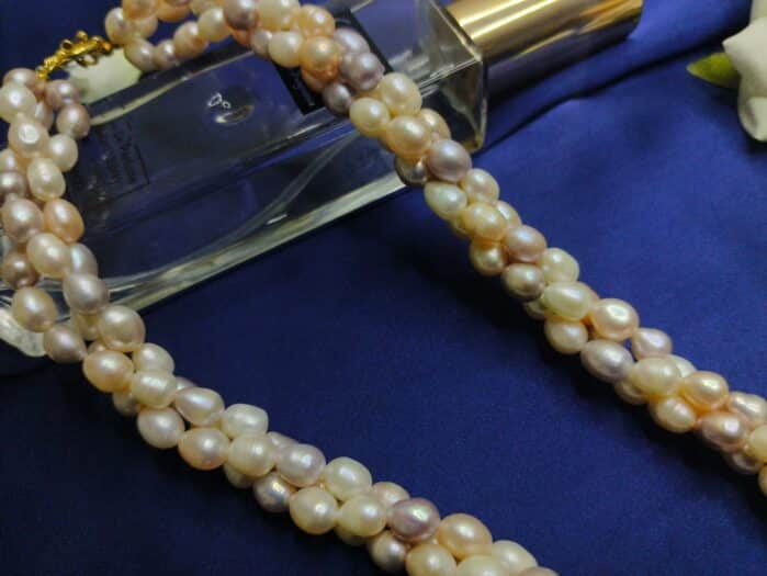Exclusive 3-Layer Twisted Rice Pearl Necklace with Natural Agate Pendant – 7-8mm AAA Pearls - Image 5