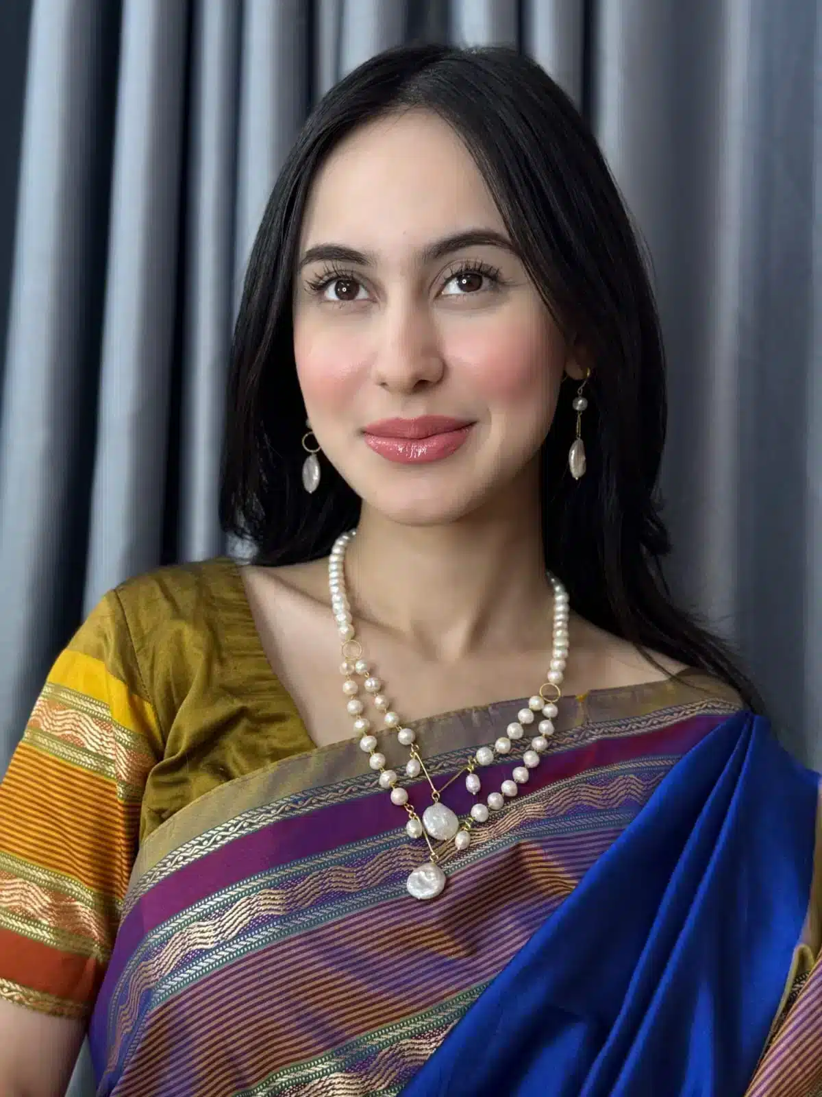 Round and Coin Pearl Necklace Set with Earrings - Image 4