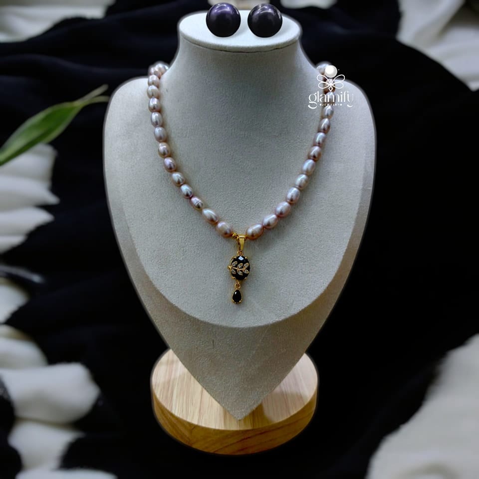 Original Lavender Pearl Necklace Set - Unique Leaf Pendant & Stud Earrings
