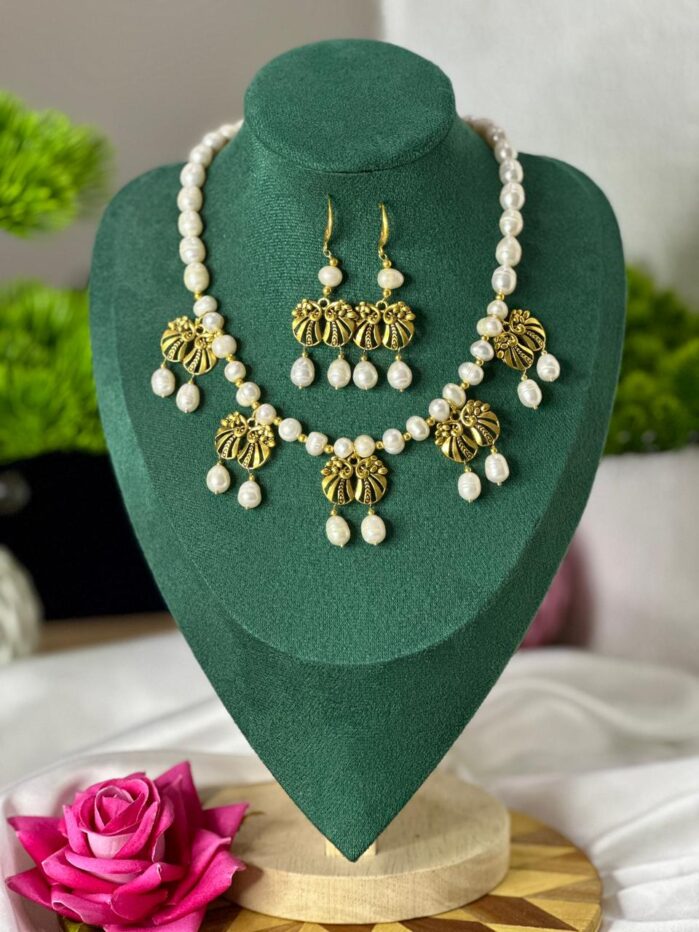 Freshwater Pearl & Gold-Plated Necklace Set - Antic - Image 6