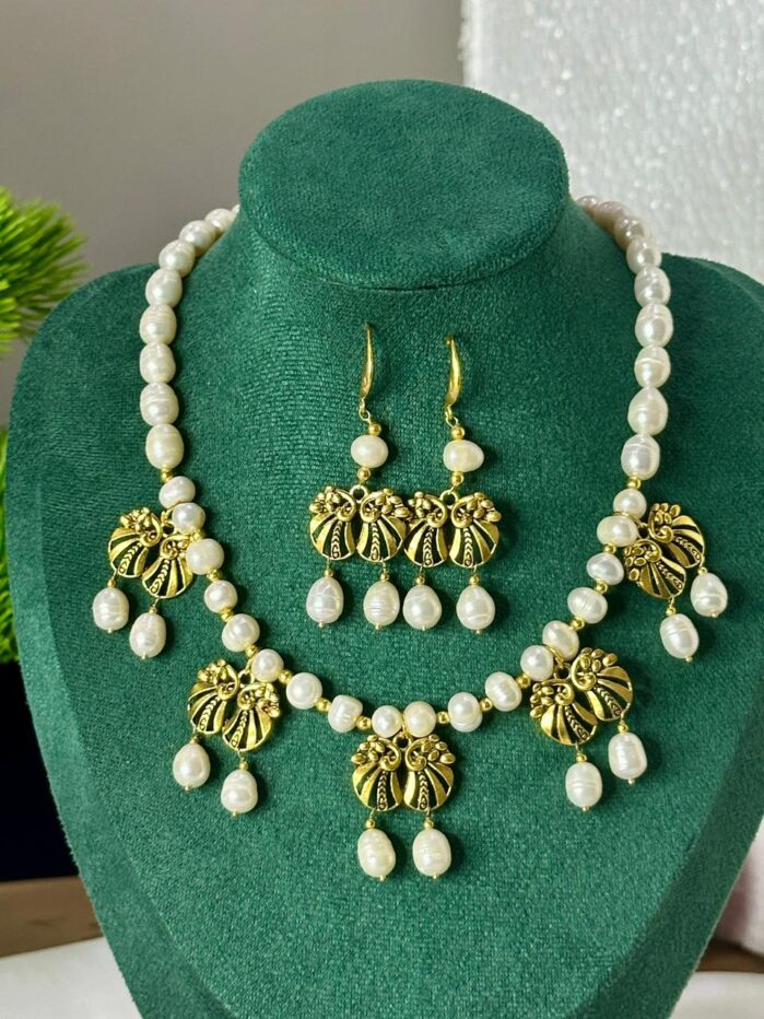 Freshwater Pearl & Gold-Plated Necklace Set - Antic - Image 2