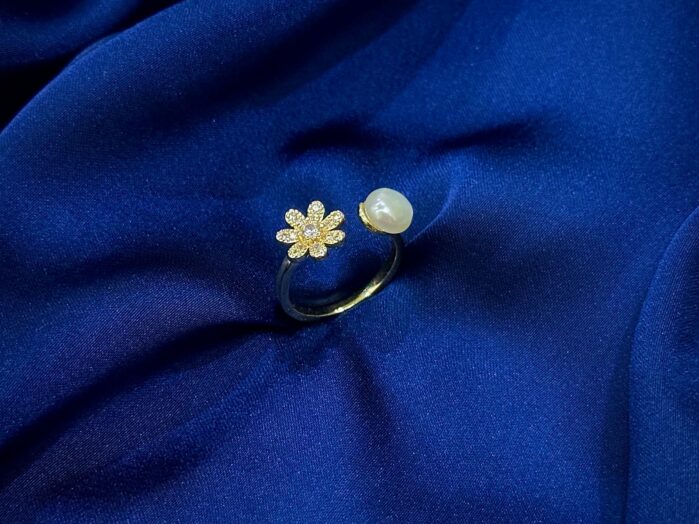 Original Adjustable Flower & Pearl Ring - Image 3