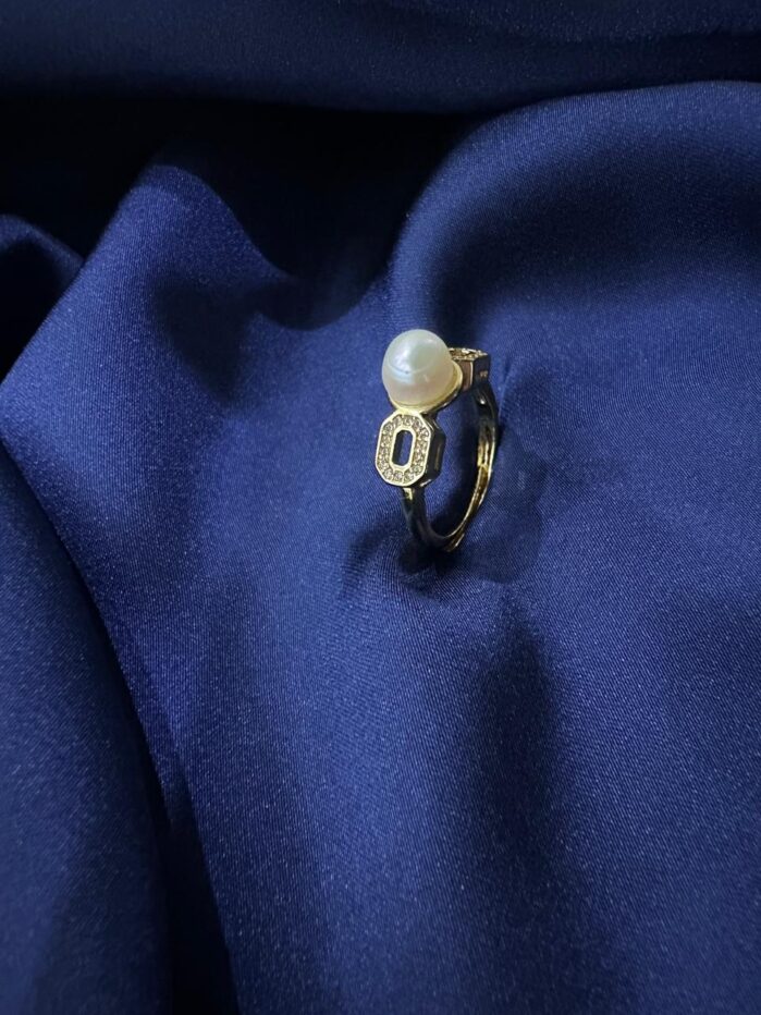 Modern White Pearl Ring - Double-O Zircon Design - Image 4