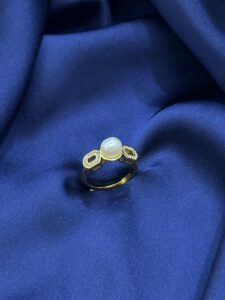 Modern White Pearl Ring - Double-O Zircon Design