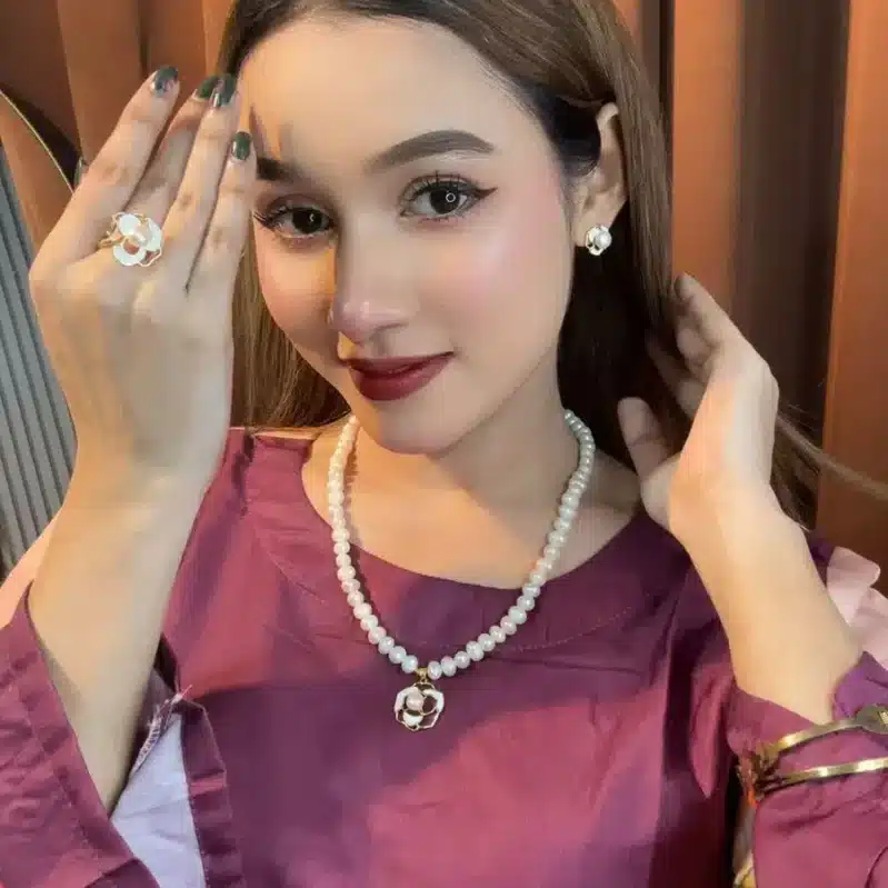 Complete Freshwater Pearl Jewelry Set - Flower Design Necklace, Earrings & Ring