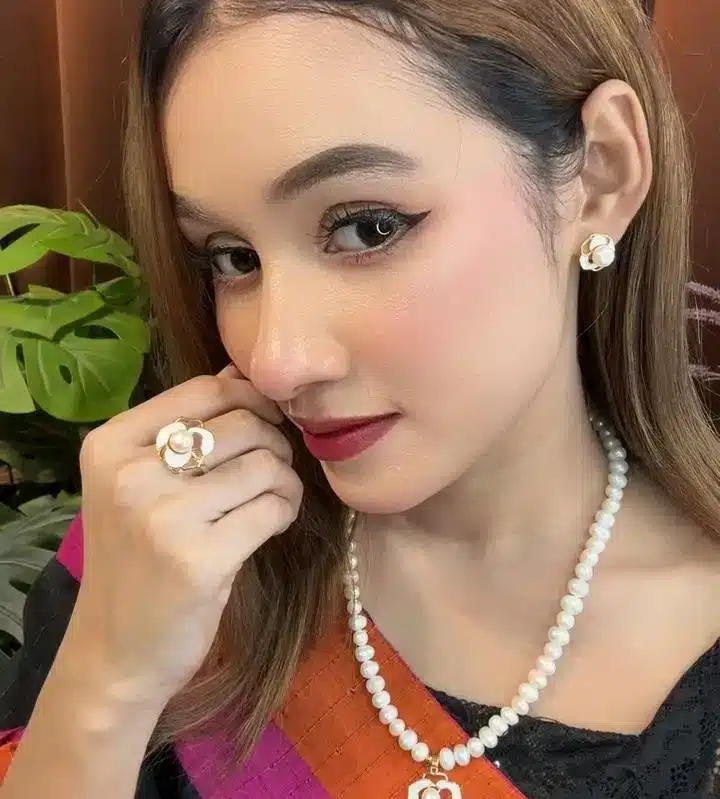 Complete Freshwater Pearl Jewelry Set - Flower Design Necklace, Earrings & Ring
