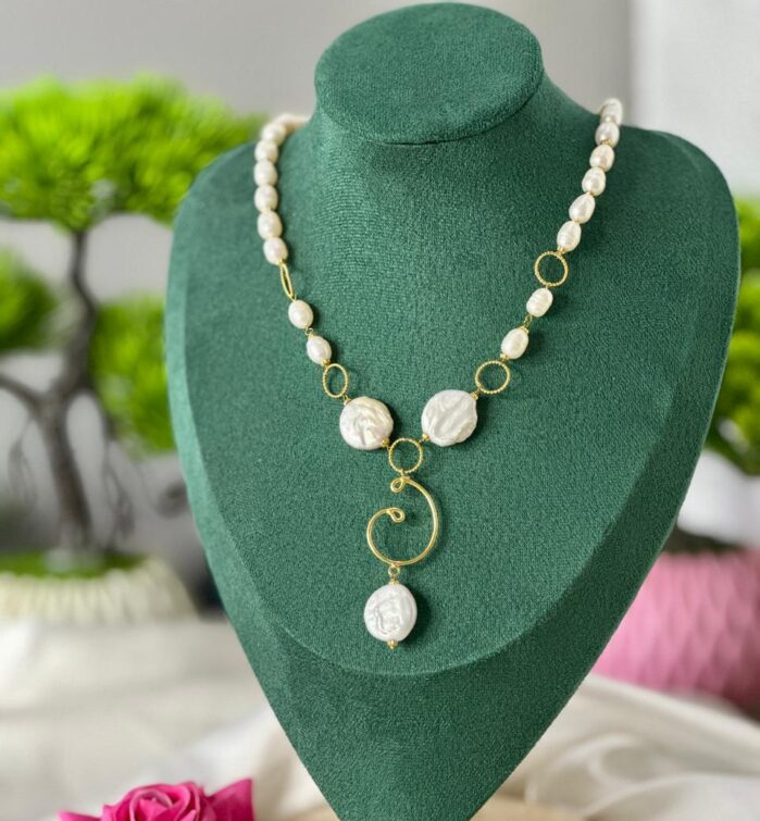 Luxurious Freshwater Pearl Necklace - 18" Gold Plated - Image 5