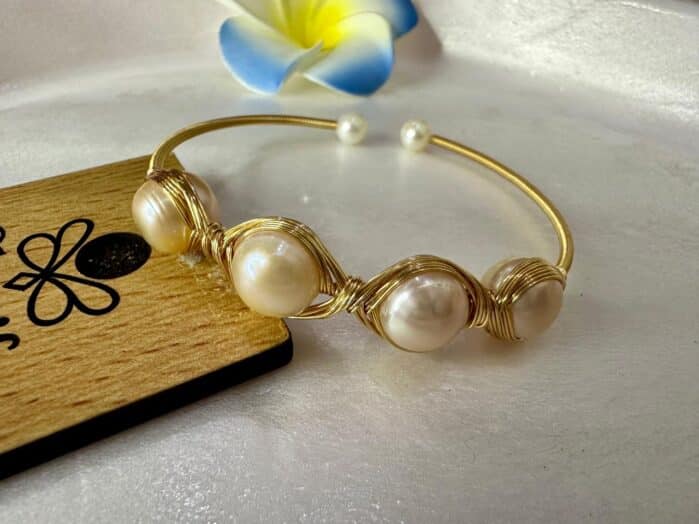 Adjustable Freshwater Pearl Bracelet - Gold Coiled Link Flexible Design - Image 5