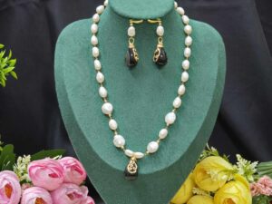 White Pearl & Black Stone Pendant Necklace Set | AAA Grade