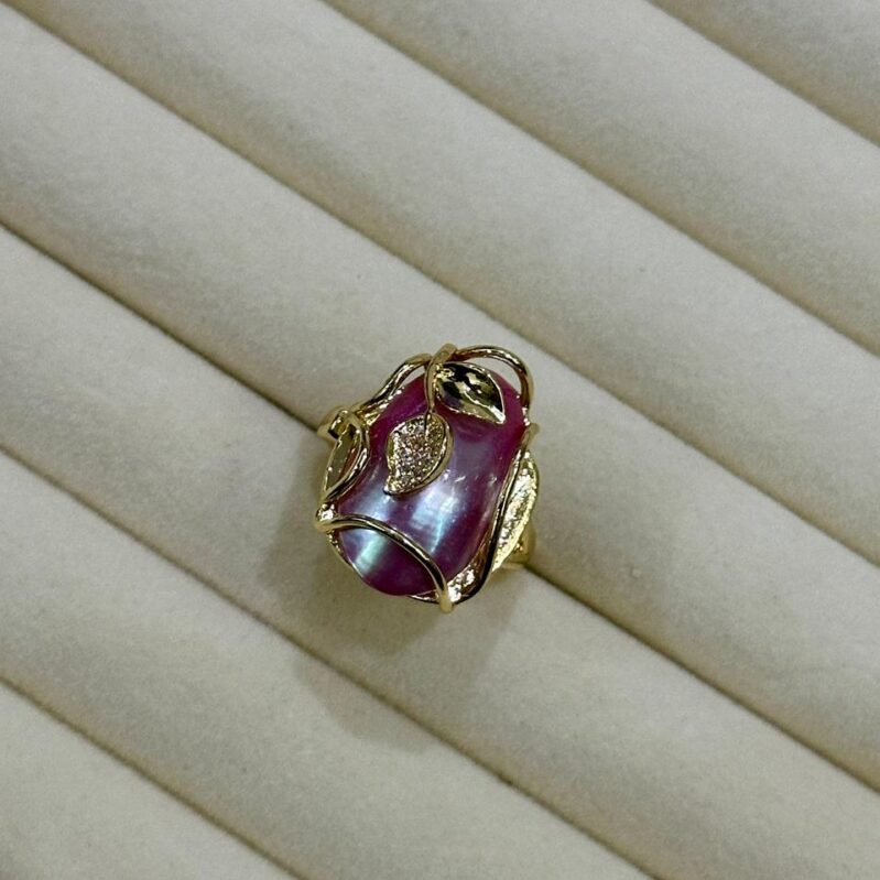 Glamorous Purple Shell Pearl Adjustable Ring w/ Leaf Zircon Detail