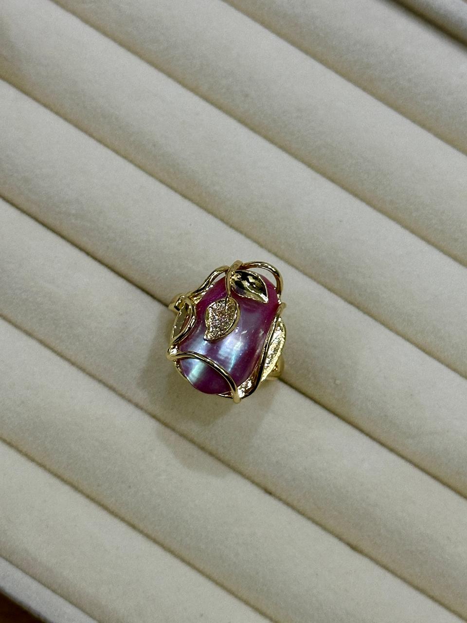 Glamorous Purple Shell Pearl Adjustable Ring w/ Leaf Zircon Detail