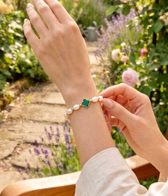 Freshwater Pearl Adjustable Bracelet with Gem Charm – 7mm Pearl Beads | Glamify Jewelry