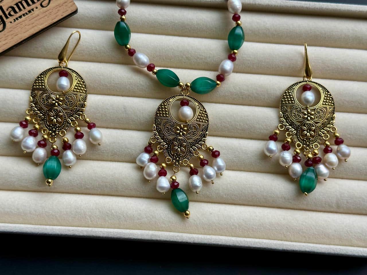 Green Beads & Freshwater Pearl Necklace Set - Image 4