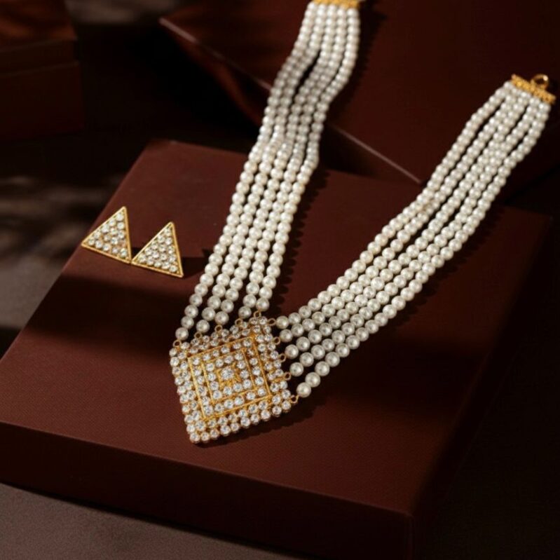 Freshwater AAA grade 5-Layer White Pearl Necklace with Crystal Pendant