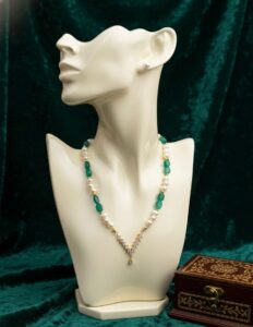 AAA Grade Freshwater Pearl & Green Panna Stone Necklace Set