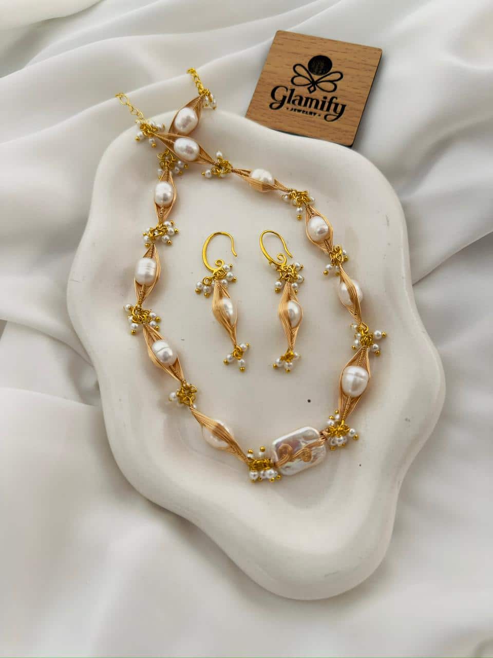 AAA Grade White Freshwater Rice Pearl Necklace Set – 7-8mm Hand-Woven Gold Wire Design