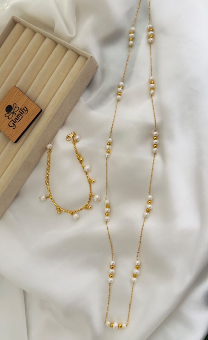 Freshwater Pearl Necklace & Bracelet Set 32 Inch